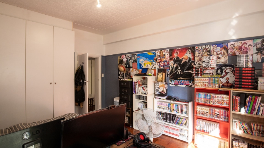 2 Bedroom Property for Sale in Vredehoek Western Cape